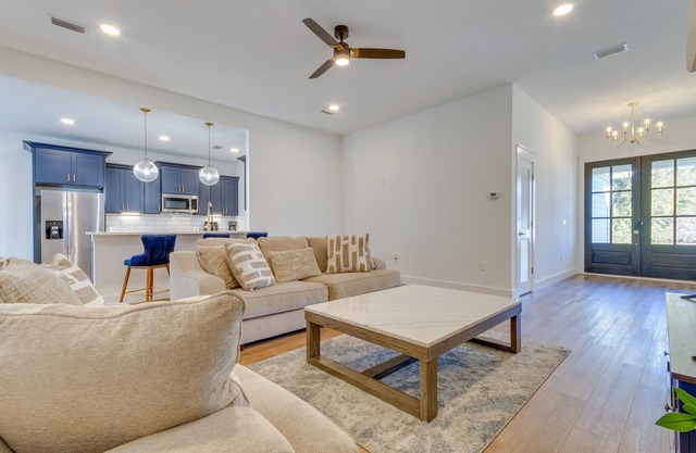 Modern Gulf Breeze Home w/ Patio: 13 Mi to Beach!