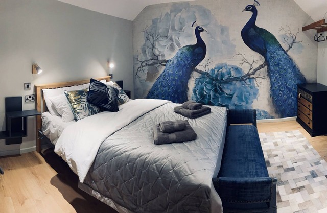 Modern Holiday Flat above Cosy Village pub & Restaurant