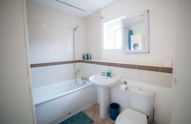 Appartement-Confort-Salle de bain privée séparée-Vue sur Parc-HatfieldService...