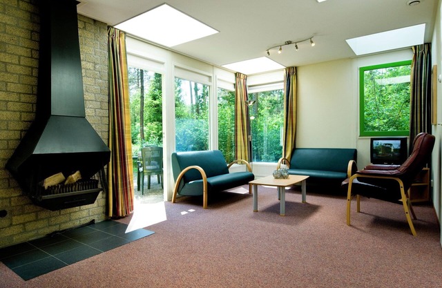 Bungalow avec cheminée, non loin de l'assaison