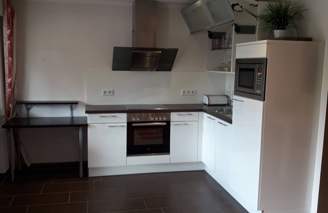 ¡Apartamento moderno de 2 habitaciones con cocina equipada en la primera fila del Mosela!