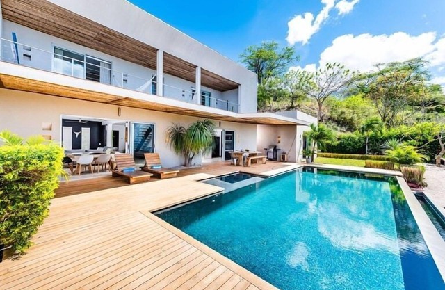 Discounted rates! Luxury Hilltop Escape by SPCR