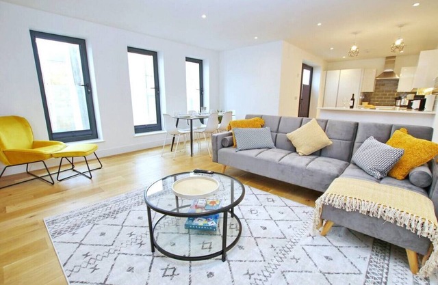 Modern holiday apartment in Worthing with sea view