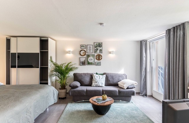 Appartement de vacances moderne "Schweizer" avec vue sur le lac, terrasse et Wi-Fi