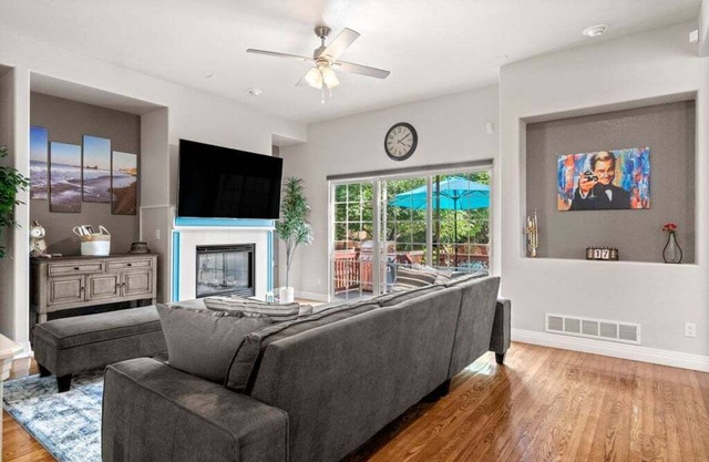 Modern Home in Upscale Neighborhood