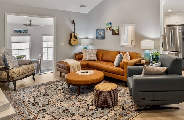 3-bedroom, pet okay, central air, 1G WiFi, fenced backyard, W/D