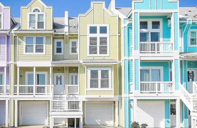 Salty Escape OBX in Kill Devil Hills…Best Value in OBX!! Short stays available.
