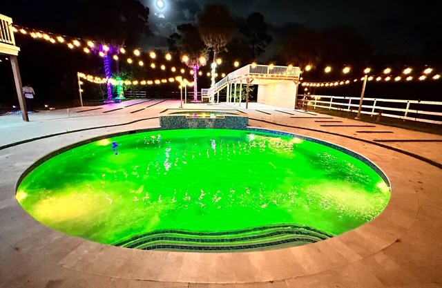 Modern home with Swimming pool and 5 acre lot 🌴🌴🏊‍♂️ ❤️❤️