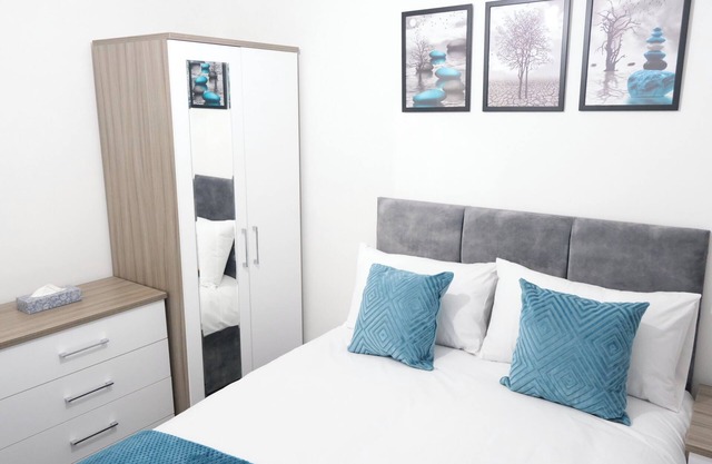 Modern House - 3 Bedrooms - 1 Bath - ManCity