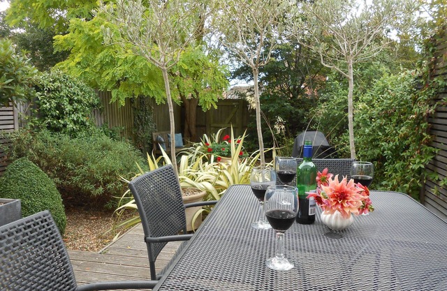 Maison moderne avec jardin plein sud, proche de la gare. Sunnybank Maison