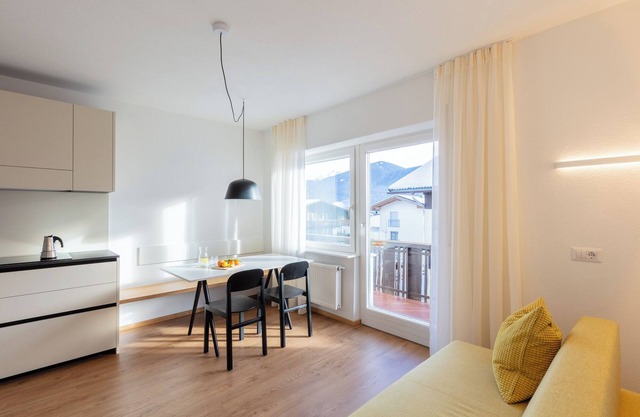 Appartement moderne "Hus Apartment - Nr. 2" avec balcon, jardin et Wi-Fi