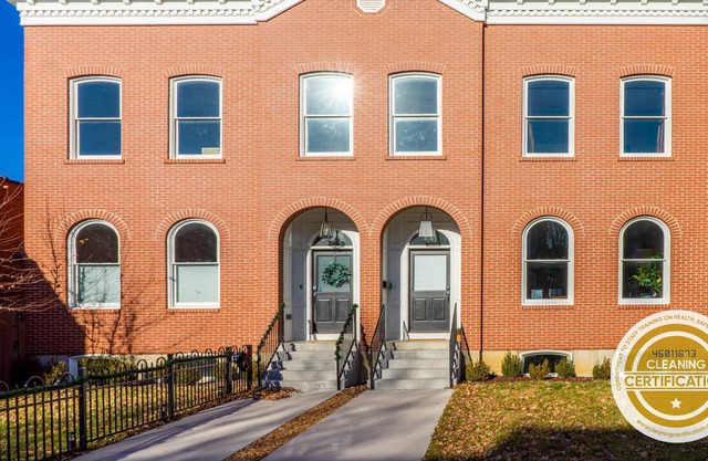 Modern Lafayette Square Home | Deck / ABODEbucks