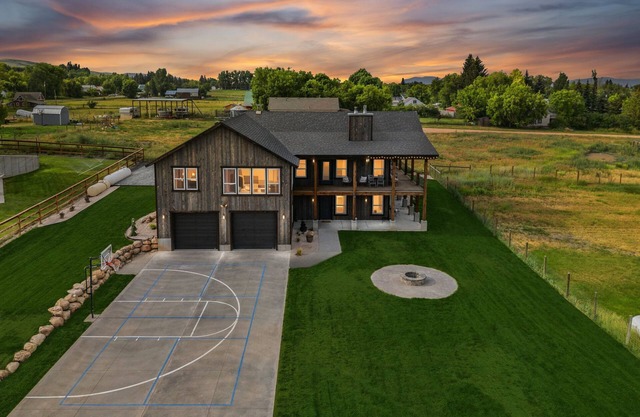 New! Bear Lake Haven sleeps 34
