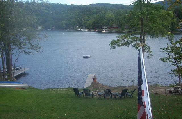 Modern Log Home with 70 feet of lakefront! Great Fishing and Swimming!