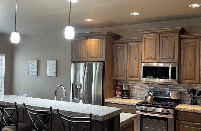 Modern Luxe Home~Near St. Lukes Hospital and the Snake River Canyon Rim