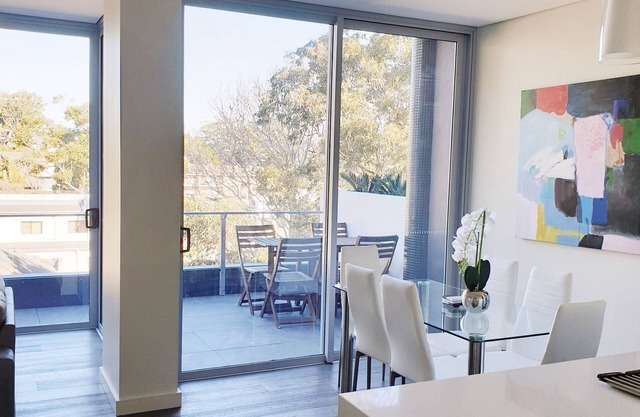 TOUT NEUF! Luxe moderne 2B2B Apt, Vue sur l'eau, Emplacement