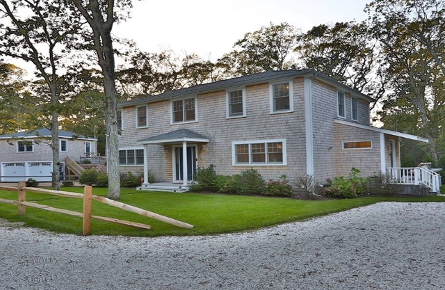 NOUVEAU 5 lits, 4. 5 salles de bain avec sous-sol complet! À quelques minutes du centre-ville d'Oak Bluffs.