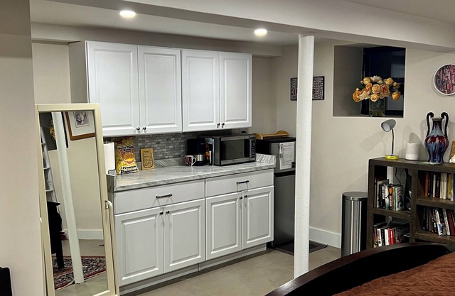 Modern Luxury HUGE basement studio in the heart of Brooklyn1 block to subway