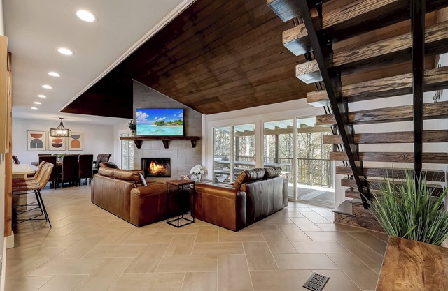 Modern Luxury Lakehouse w/ Private Dock on Lanier!