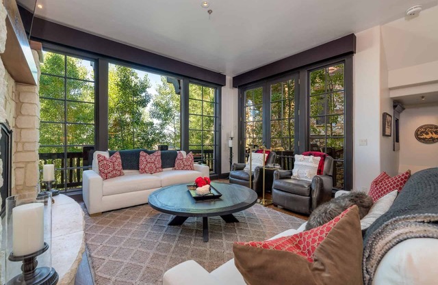 Modern luxury in this beautiful three bedroom Cabin