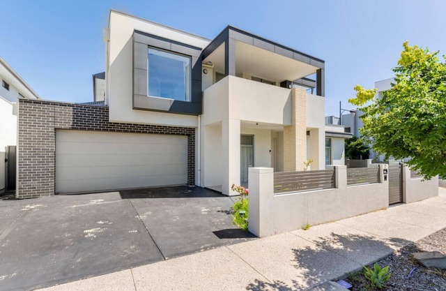 Modern Mansion in Lightsview | By Host Solutions