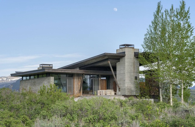 Modern Mountain Living Atop a Butte with Sweeping Views