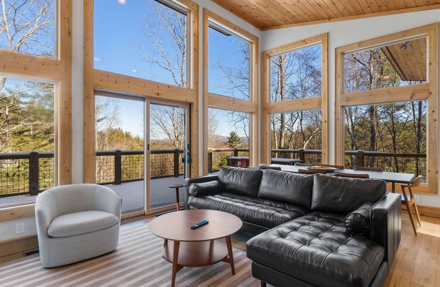 Modern Mountain Lodge with a View