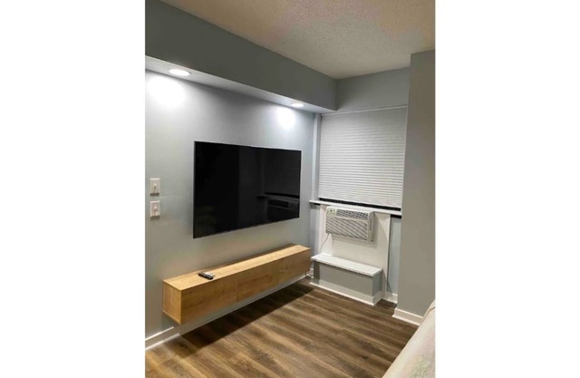 Modern Mt.Vernon Studio In Great Central Location