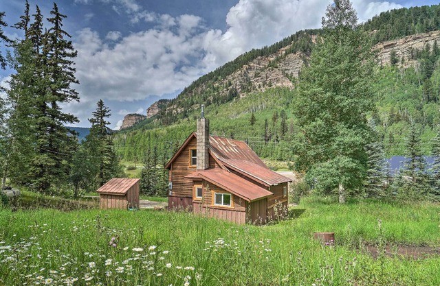 Secluded Durango Getaway w/ Grill & Mtn Views!