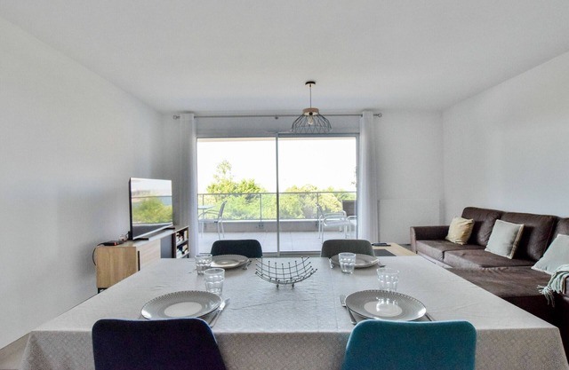 Appartement neuf moderne avec balcon et garage à Évian