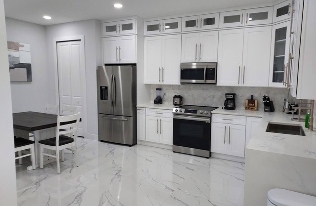 Modern New Villa in Tampa Bay