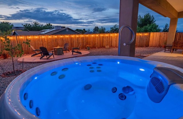 Modern Newly Built Cottonwood Home with Hot Tub & Firepit
