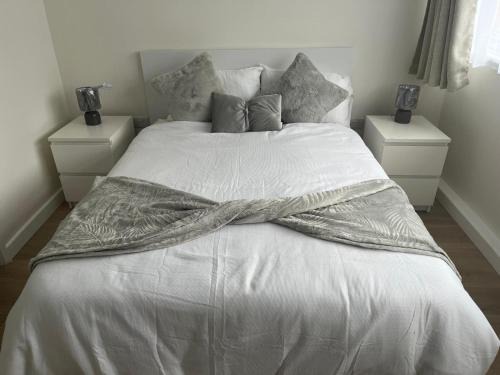 Modern newly refurbished 2 bedroom house in Croydon
