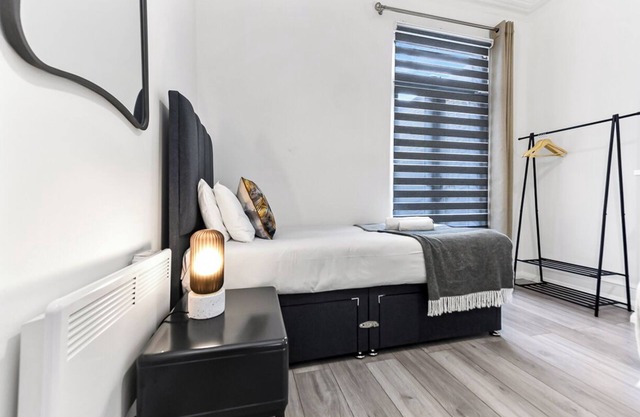 Modern Oasis: 2BR Escape with Outdoor Retreat