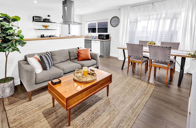 Modern Oasis in the center of LA