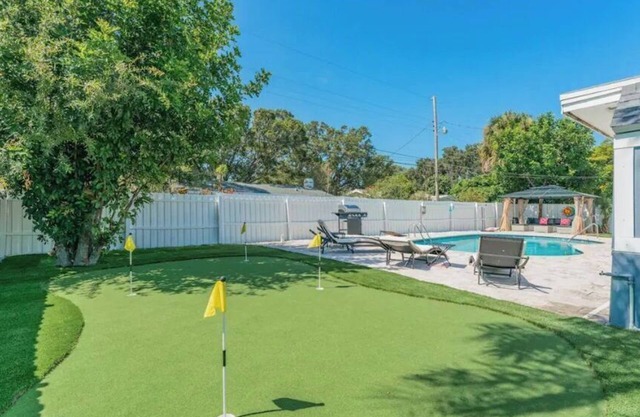 Modern Oasis, Perfect Location Packed W/ Amenities