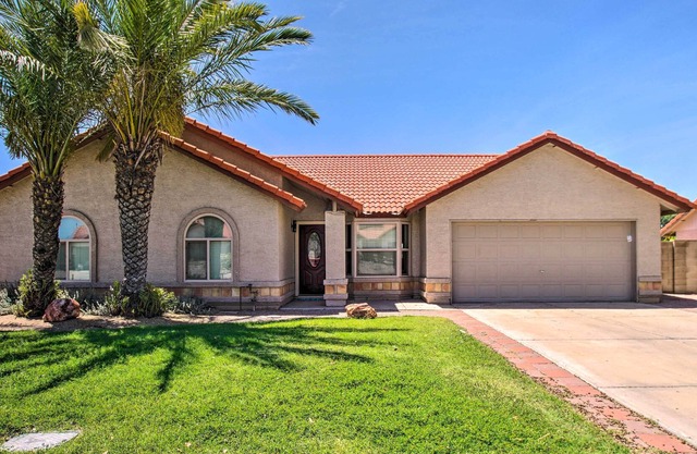 NEW! Modern Mesa Oasis w/ Gas Grill & Fire Pit!