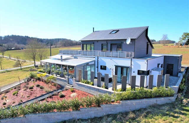 Modern Oasis w/ Hottub, View, Gym