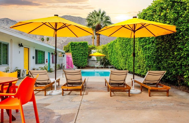 Modern Oasis: Your Stylish, Sun-Kissed Retreat Awaits in Palm Springs