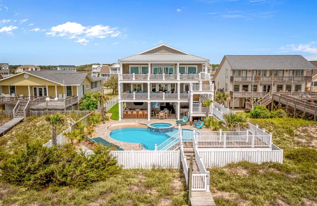 Modern Oceanfront Home with Zero-Entry Pool, Hot Tub, Outdoor Kitchen, WiFi & AC