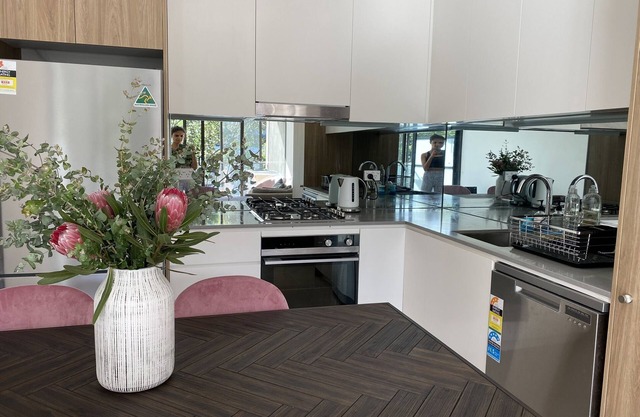 Modern one-bedroom apartment in Sydney - 20 minutes from Bondi Beach!