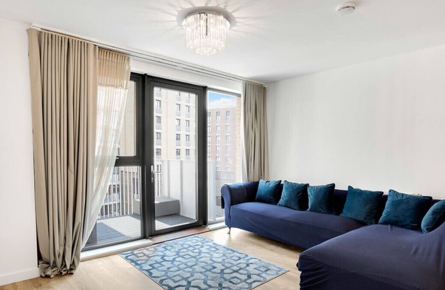 Modern Park Royal Flat