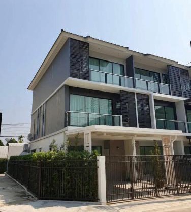 Modern&Peace full home 4BR near Airport