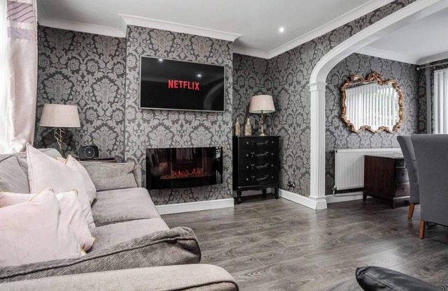 Modern & Peaceful Home | Free Parking