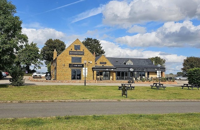 Modern Peaceful Open Plan 1-bed Apartment Rutland
