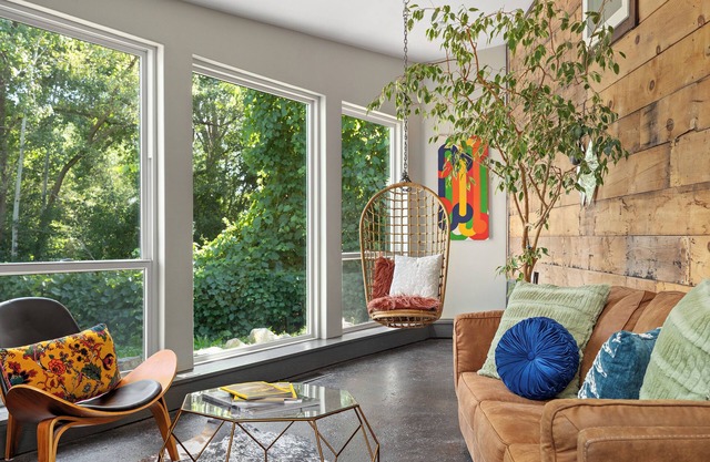 Modern pet friendly retreat minutes from downtown, airport & hospital corridor.