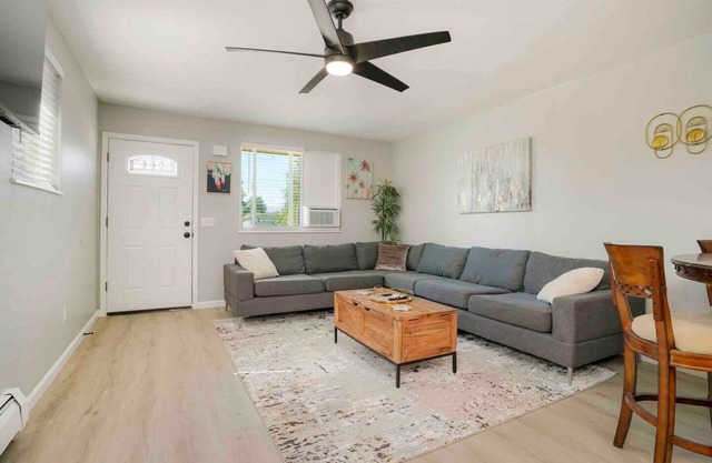 Modern Pineapple|Close to Denver and Mountains|