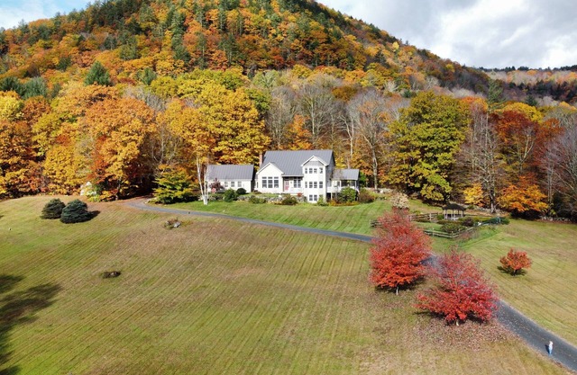Modern private home 30 acres w/ pool, river, billiards, & near 4 ski mtns