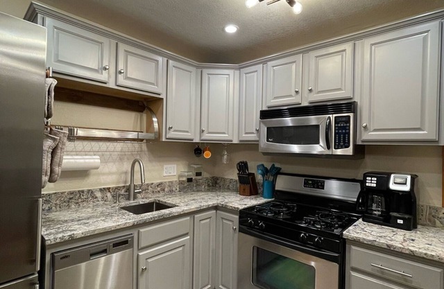 Modern Private Cottage with Luxury Amenities
