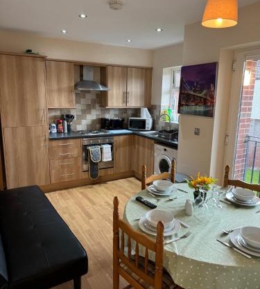 Modern, Quiet, Sleeps 9, Etihad, CoOp Live, Manchester